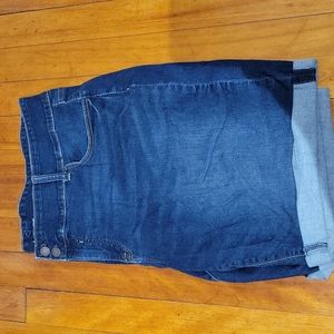 Old Navy Women's Jean Shorts Size 22